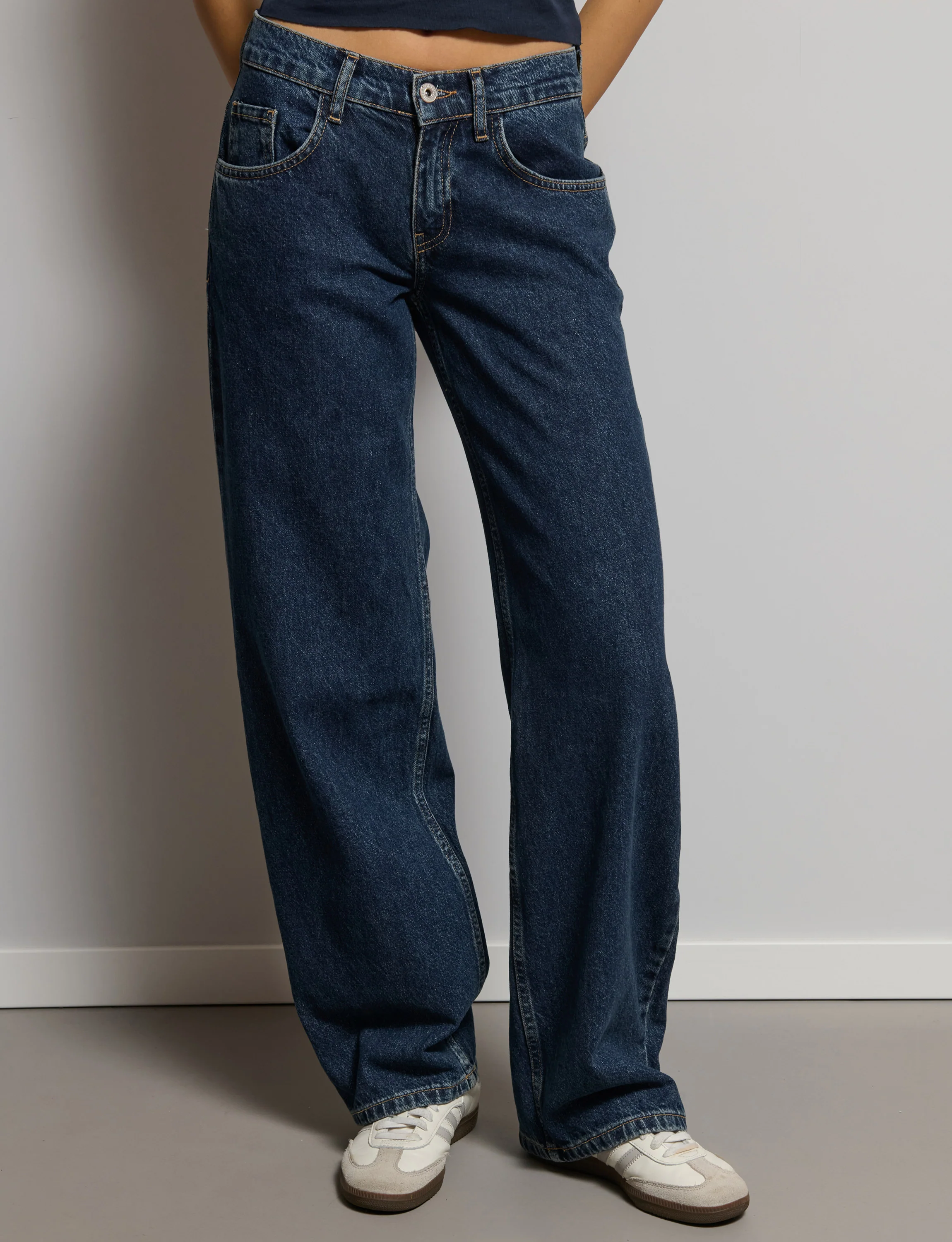 Jeans straight con ali paillettes - Image 3