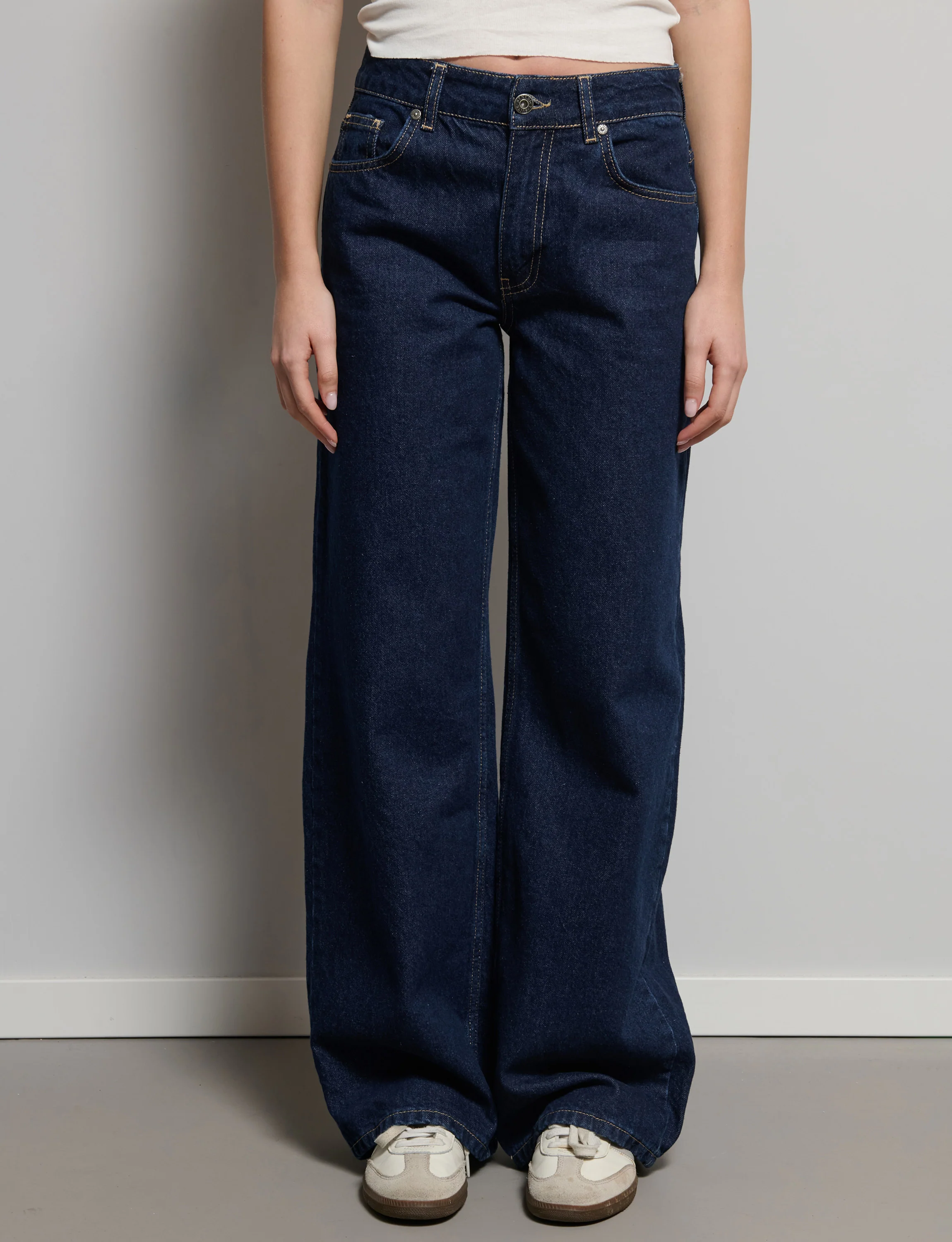 Jeans dritto con corone - Image 3