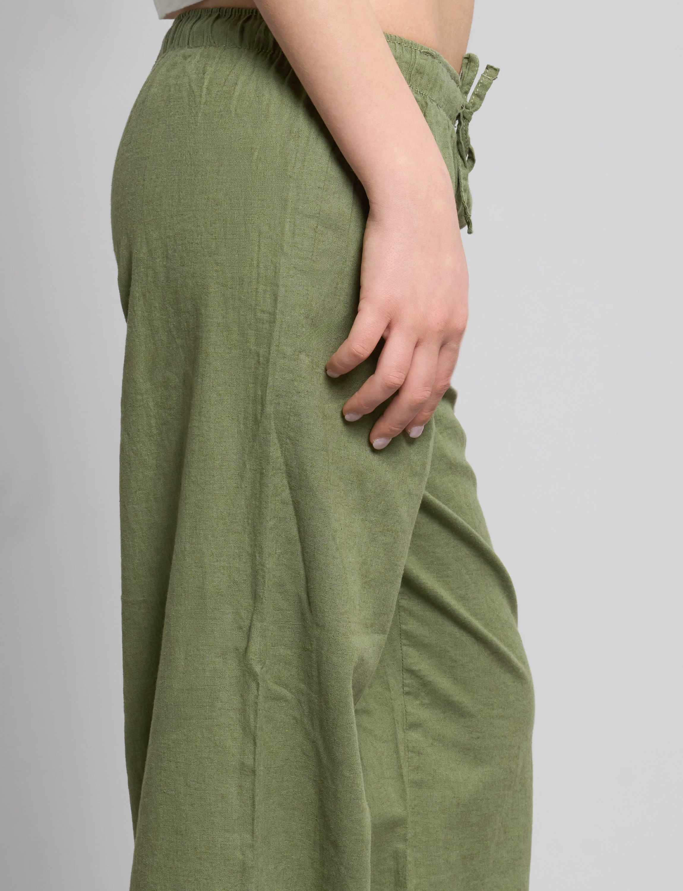 Pantalone in lino verde salvia a gamba ampia - Image 3