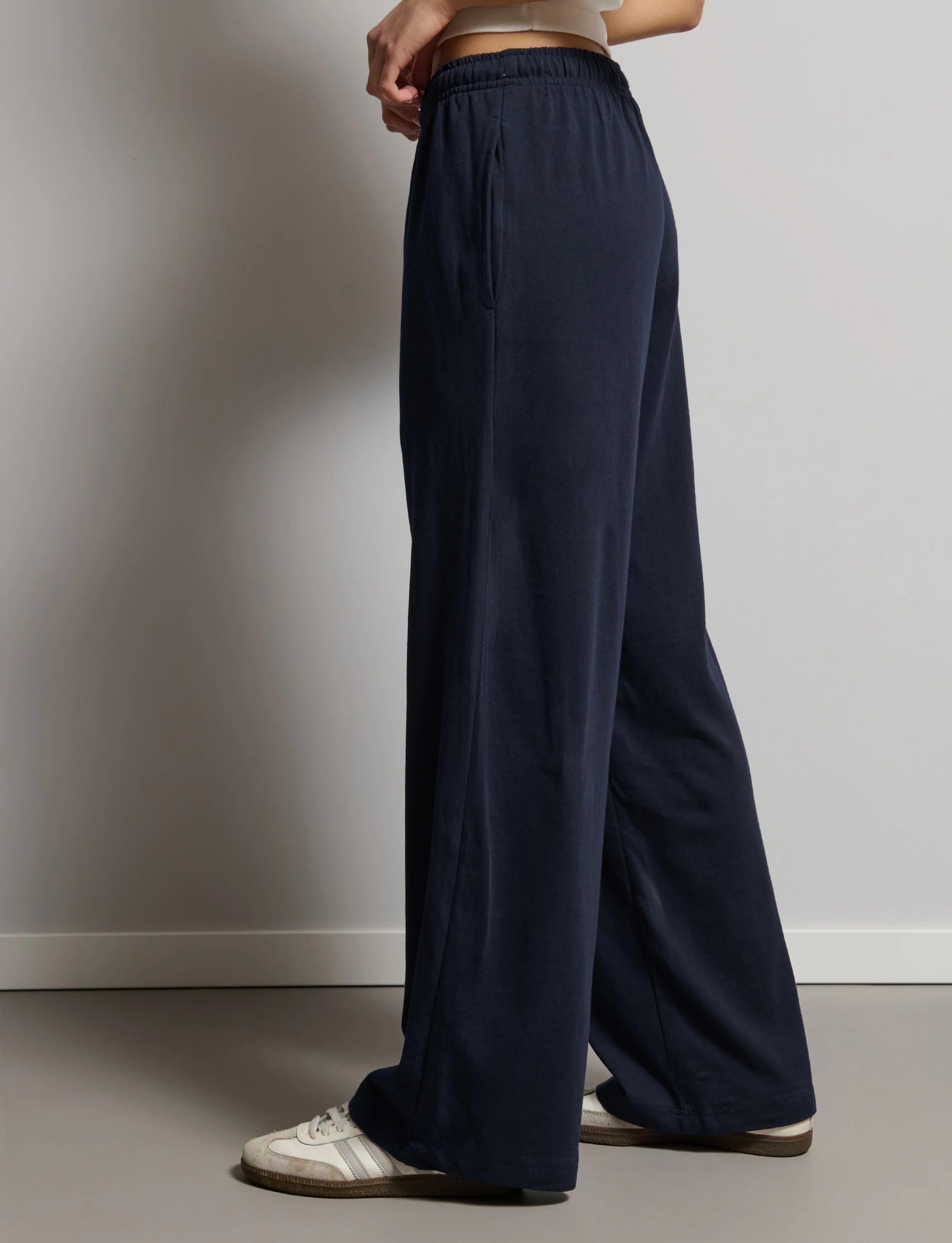 Pantalone tuta blu navy a gamba ampia - Image 3
