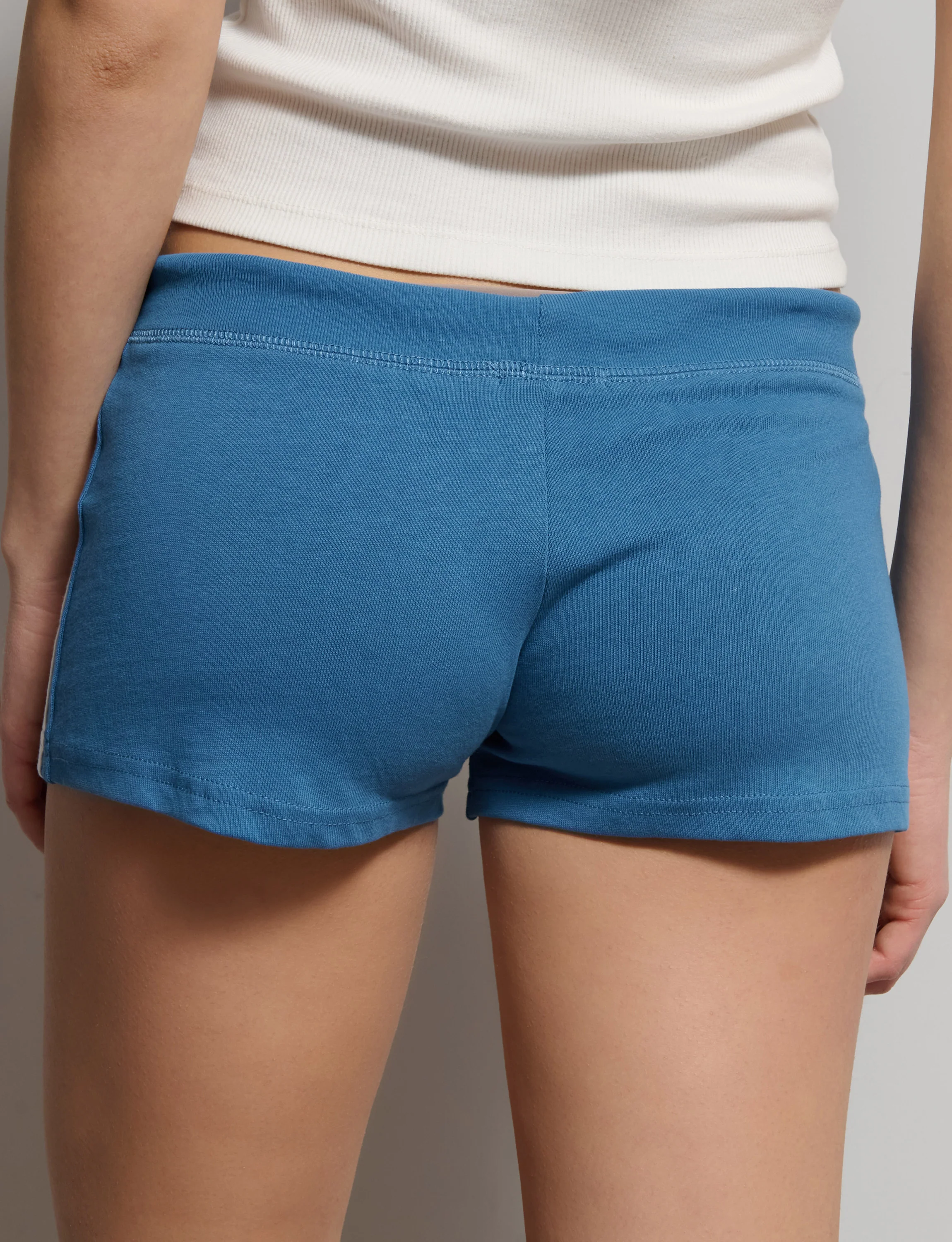 Short azzurro in jersey con righe laterali e stampa 9 - Image 4