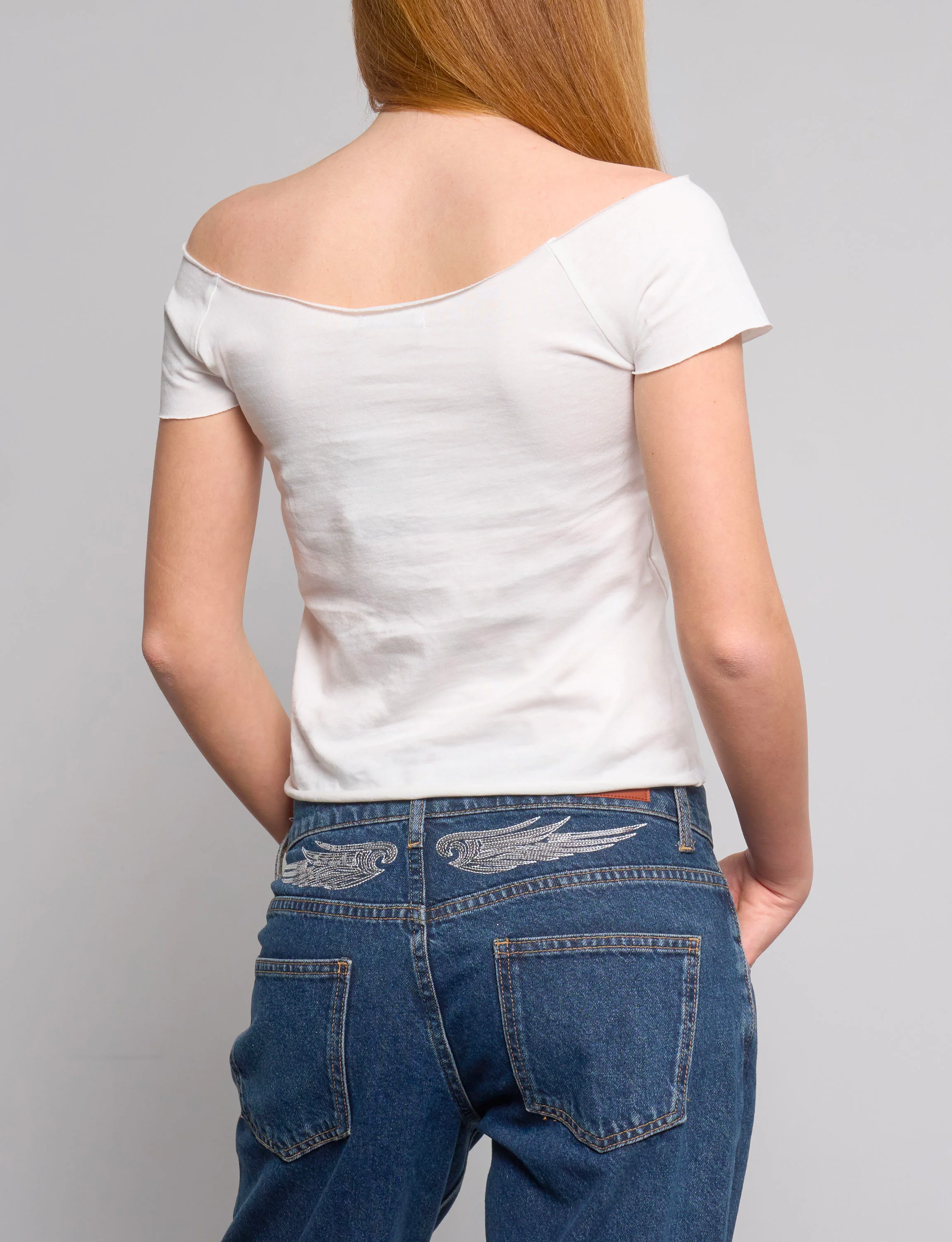 T-shirt a spalle scoperte con scritta "Don't Bother Me" - Image 3