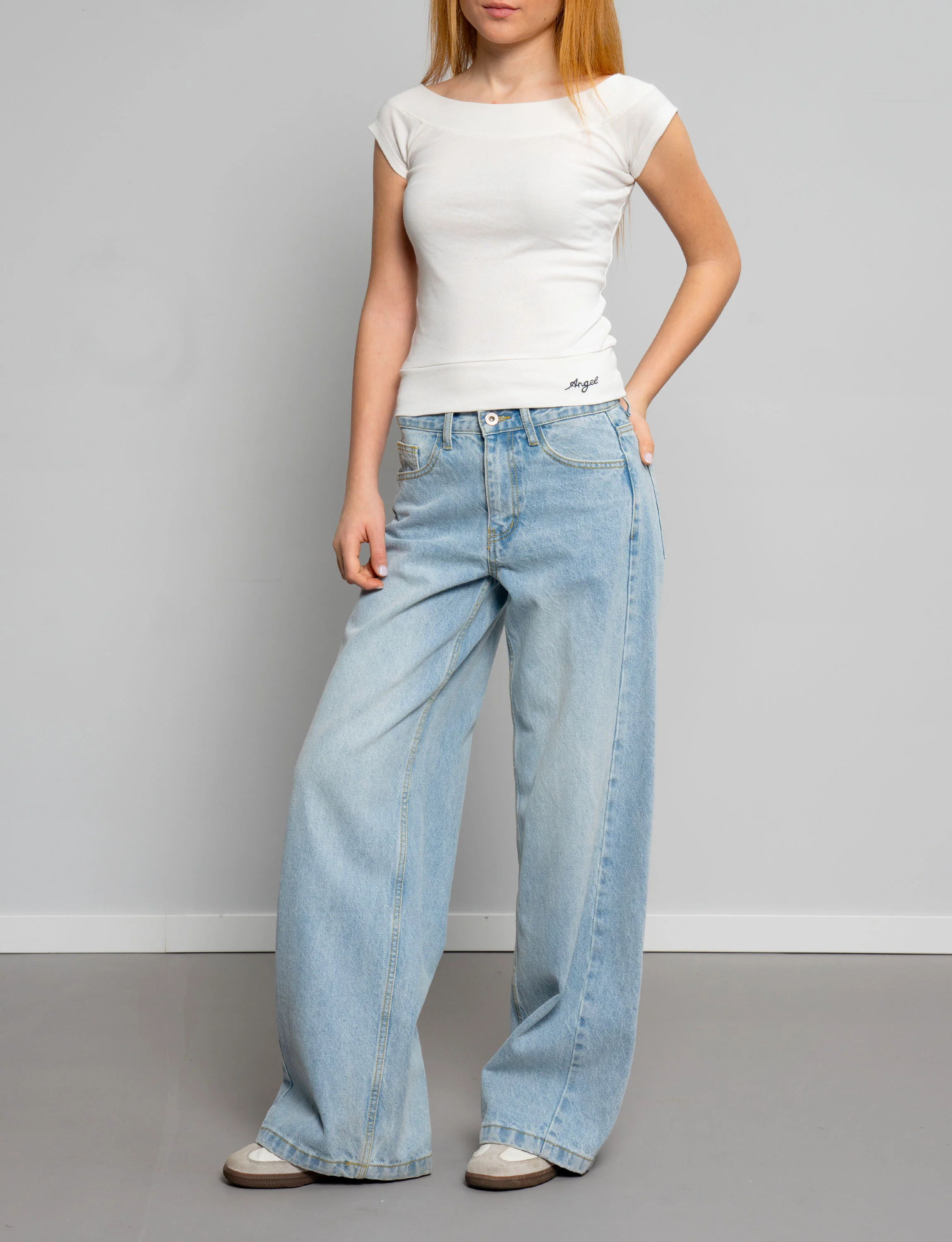T-shirt panna con scollo a barca e scritta "Angel" - Image 4